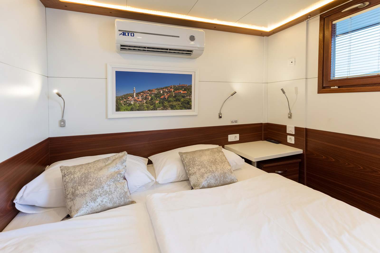 adriatic-cruise-cabin-double-bed-2