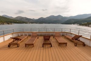 cruiser-equator-sun-deck