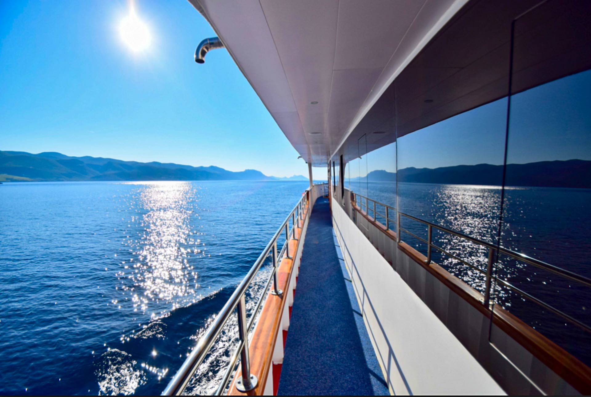 mini-cruiser-equator-deck-2